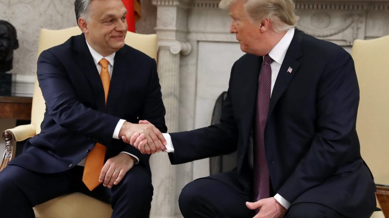 Trump îl susține pe Orban