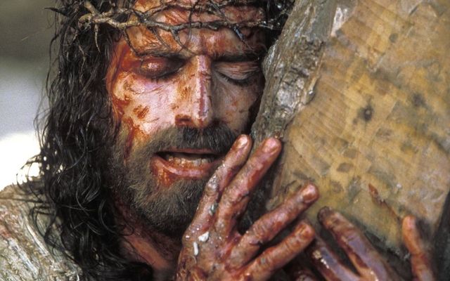 INTERPRETĂRI MEDICALE / Cum a murit Iisus Hristos - Newstandard